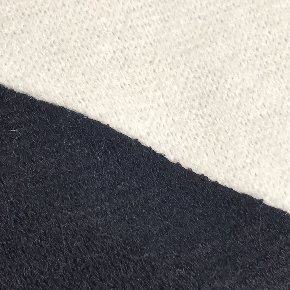 💥24 HOUR SALE💥European Chic Sweater - Picture 5 of 5